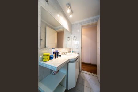 Apartamento à venda com 125m², 4 quartos e 3 vagasBanheiro social