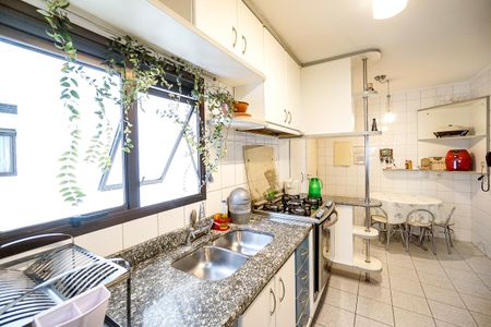 Apartamento à venda com 125m², 4 quartos e 3 vagasCozinha