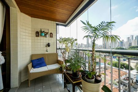 Apartamento à venda com 125m², 4 quartos e 3 vagasVaranda