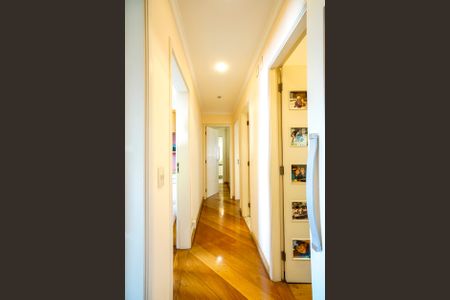 Apartamento à venda com 125m², 4 quartos e 3 vagasCorredor dos quartos