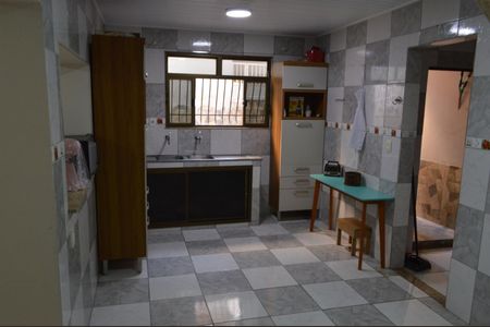 Casa à venda com 493m², 5 quartos e 1 vaga Casa à venda com 493m², 5 quartos e 1 vagaCozinha - Casa 2