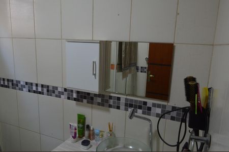 Casa à venda com 493m², 5 quartos e 1 vaga Casa à venda com 493m², 5 quartos e 1 vagaBanheiro da Suíte 2