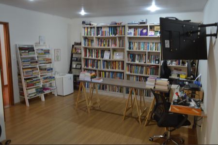 Casa à venda com 493m², 5 quartos e 1 vaga Casa à venda com 493m², 5 quartos e 1 vagaEscritório - Casa 2