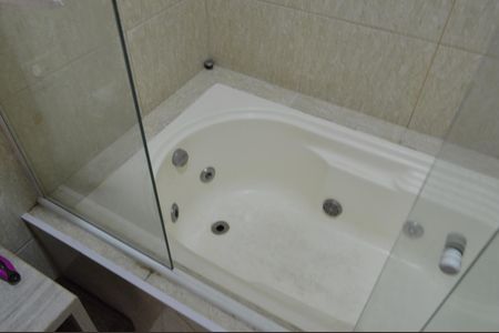 Casa à venda com 493m², 5 quartos e 1 vaga Casa à venda com 493m², 5 quartos e 1 vagaBanheiro da Suíte 1