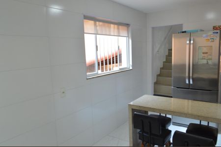 Casa à venda com 493m², 5 quartos e 1 vaga Casa à venda com 493m², 5 quartos e 1 vagaCozinha