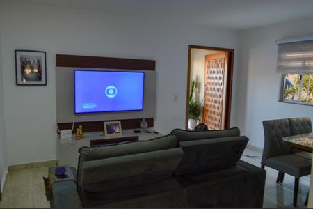 Casa à venda com 493m², 5 quartos e 1 vaga Casa à venda com 493m², 5 quartos e 1 vagaSala