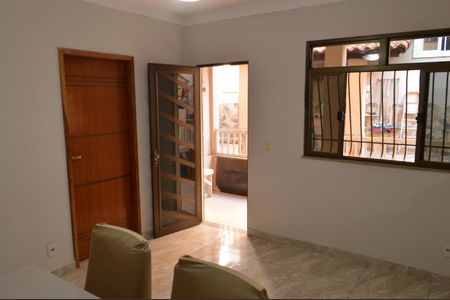 Casa à venda com 493m², 5 quartos e 1 vaga Casa à venda com 493m², 5 quartos e 1 vagaSala - Casa 2