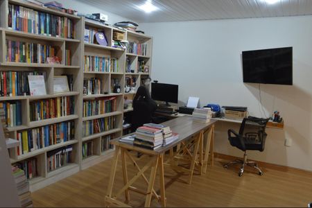 Casa à venda com 493m², 5 quartos e 1 vaga Casa à venda com 493m², 5 quartos e 1 vagaEscritório - Casa 2