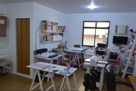 Casa à venda com 493m², 5 quartos e 1 vaga Casa à venda com 493m², 5 quartos e 1 vagaAteliê Casa 2