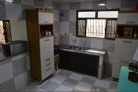 Casa à venda com 493m², 5 quartos e 1 vaga Casa à venda com 493m², 5 quartos e 1 vagaCozinha - Casa 2