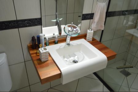 Casa à venda com 493m², 5 quartos e 1 vaga Casa à venda com 493m², 5 quartos e 1 vagaBanheiro 1