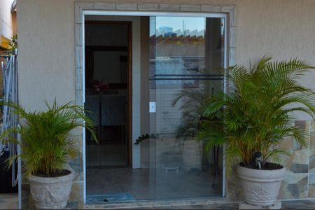 Casa à venda com 493m², 5 quartos e 1 vaga Casa à venda com 493m², 5 quartos e 1 vagaEntrada