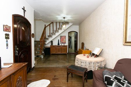 Casa à venda com 350m², 2 quartos e 3 vagas Casa à venda com 350m², 2 quartos e 3 vagasSala