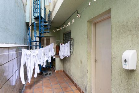 Casa à venda com 350m², 2 quartos e 3 vagas Casa à venda com 350m², 2 quartos e 3 vagasQuintal