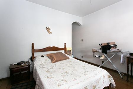 Casa à venda com 350m², 2 quartos e 3 vagas Casa à venda com 350m², 2 quartos e 3 vagasSuíte