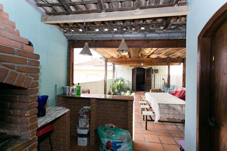 Casa à venda com 350m², 2 quartos e 3 vagas Casa à venda com 350m², 2 quartos e 3 vagasChurrasqueira