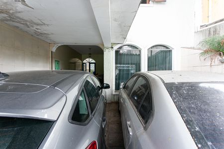 Casa à venda com 350m², 2 quartos e 3 vagas Casa à venda com 350m², 2 quartos e 3 vagasGaragem