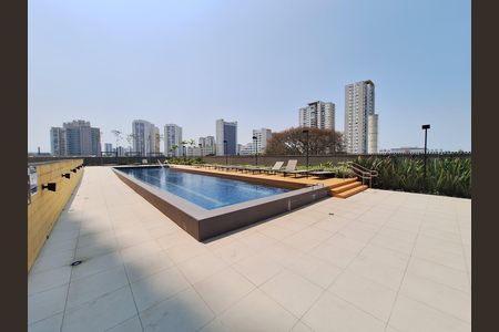 Apartamento à venda com 153m², 3 quartos e 3 vagas Apartamento à venda com 153m², 3 quartos e 3 vagasÁrea comum - Piscina