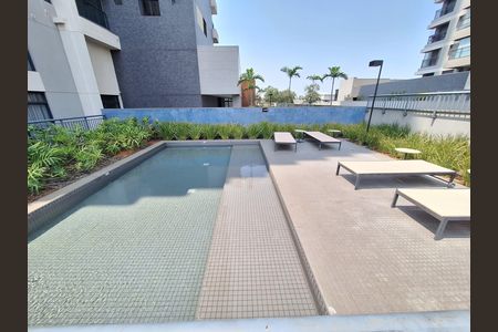 Apartamento à venda com 153m², 3 quartos e 3 vagas Apartamento à venda com 153m², 3 quartos e 3 vagasÁrea comum - Piscina