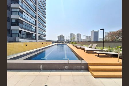 Apartamento à venda com 153m², 3 quartos e 3 vagas Apartamento à venda com 153m², 3 quartos e 3 vagasÁrea comum - Piscina