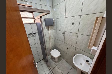 Casa para alugar com 80m², 2 quartos e 1 vaga Casa para alugar com 80m², 2 quartos e 1 vagaBanheiro