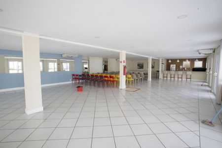 Apartamento para alugar com 48m², 2 quartos e 1 vaga Apartamento para alugar com 48m², 2 quartos e 1 vagaÁrea comum - Salão de festas