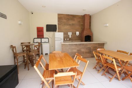 Apartamento para alugar com 48m², 2 quartos e 1 vaga Apartamento para alugar com 48m², 2 quartos e 1 vagaÁrea comum - Churrasqueira