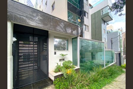 Apartamento à venda com 120m², 4 quartos e 2 vagasFachada