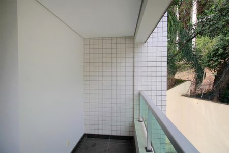 Apartamento à venda com 120m², 4 quartos e 2 vagasVaranda da Suite