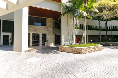 Apartamento à venda com 300m², 4 quartos e 4 vagasEntrada