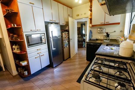 Apartamento à venda com 300m², 4 quartos e 4 vagasCozinha 