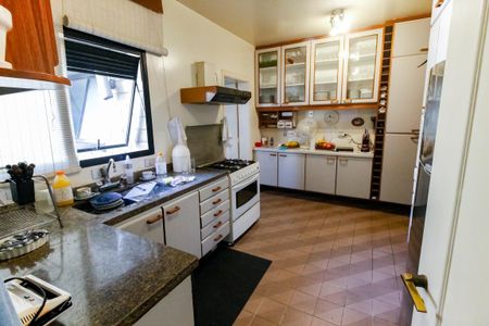 Apartamento à venda com 300m², 4 quartos e 4 vagasCozinha 