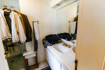 Apartamento à venda com 300m², 4 quartos e 4 vagasBanheiro da Suíte 4