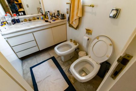 Apartamento à venda com 300m², 4 quartos e 4 vagasBanheiro da Suíte 3