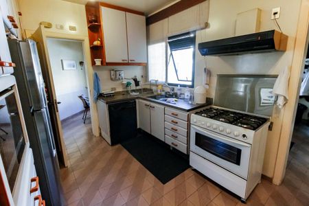 Apartamento à venda com 300m², 4 quartos e 4 vagasCozinha 