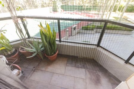 Apartamento à venda com 300m², 4 quartos e 4 vagasVaranda - Suíte 2