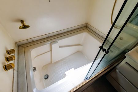 Apartamento à venda com 300m², 4 quartos e 4 vagasBanheiro da Suíte 1 - banheira