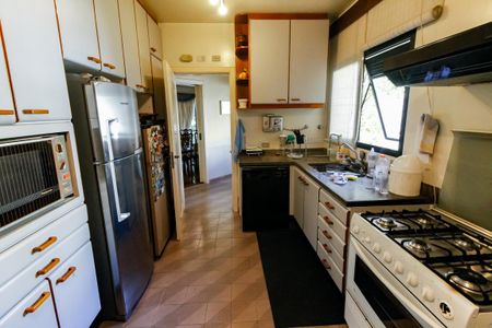 Apartamento à venda com 300m², 4 quartos e 4 vagasCozinha 