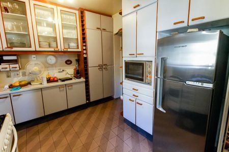 Apartamento à venda com 300m², 4 quartos e 4 vagasCozinha 