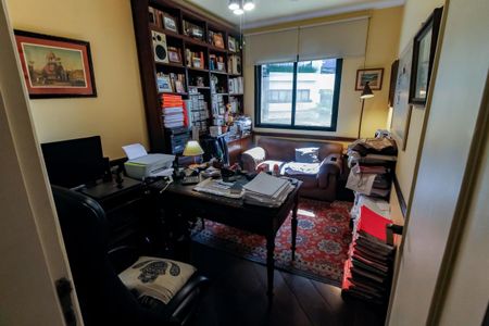 Apartamento à venda com 300m², 4 quartos e 4 vagasEscritório