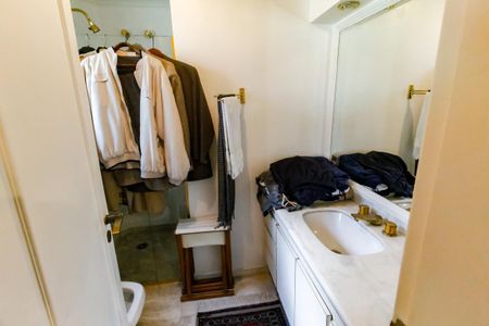 Apartamento à venda com 300m², 4 quartos e 4 vagasBanheiro da Suíte 4