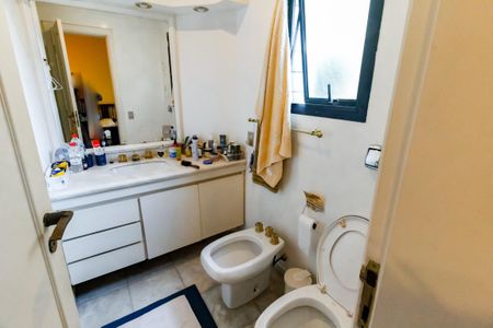 Apartamento à venda com 300m², 4 quartos e 4 vagasBanheiro da Suíte 3