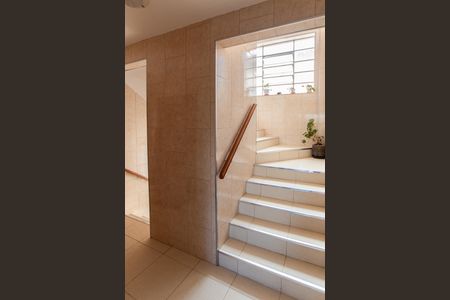 Apartamento à venda com 93m², 3 quartos e 2 vagasEscada