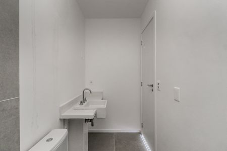 Apartamento à venda com 78m², 2 quartos e 2 vagas Apartamento à venda com 78m², 2 quartos e 2 vagasBanheiro da Suíte