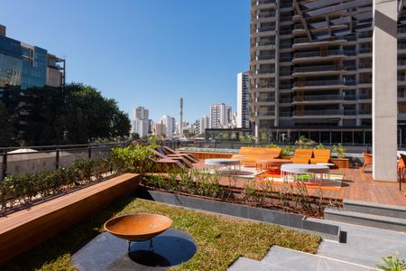 Apartamento à venda com 78m², 2 quartos e 2 vagas Apartamento à venda com 78m², 2 quartos e 2 vagasÁrea comum - Piscina