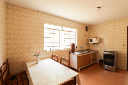 Casa à venda com 181m², 3 quartos e 2 vagasCozinha