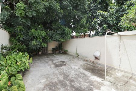 Casa à venda com 181m², 3 quartos e 2 vagasQuintal