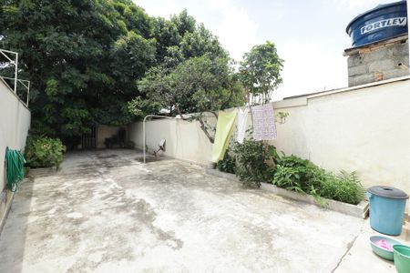 Casa à venda com 181m², 3 quartos e 2 vagasQuintal