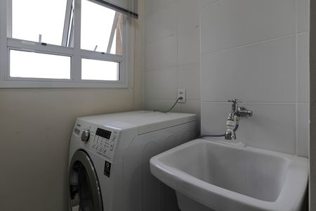 Apartamento para alugar com 58m², 2 quartos e 1 vagaÁrea de Serviço