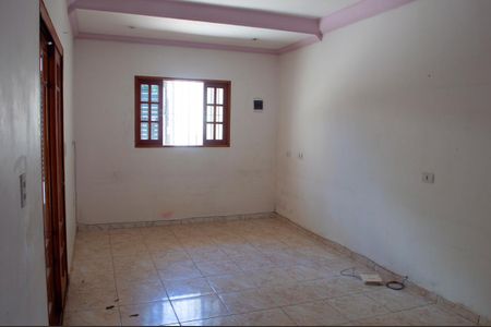 Casa para alugar com 80m², 1 quarto e 4 vagasSala